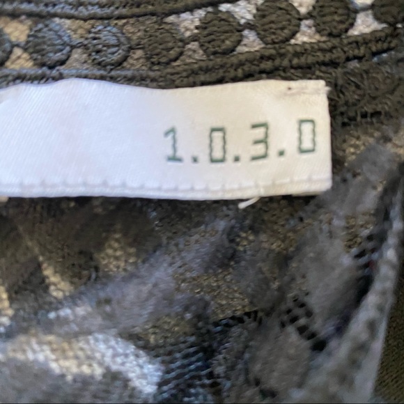 Blouse - Picture 8 of 8